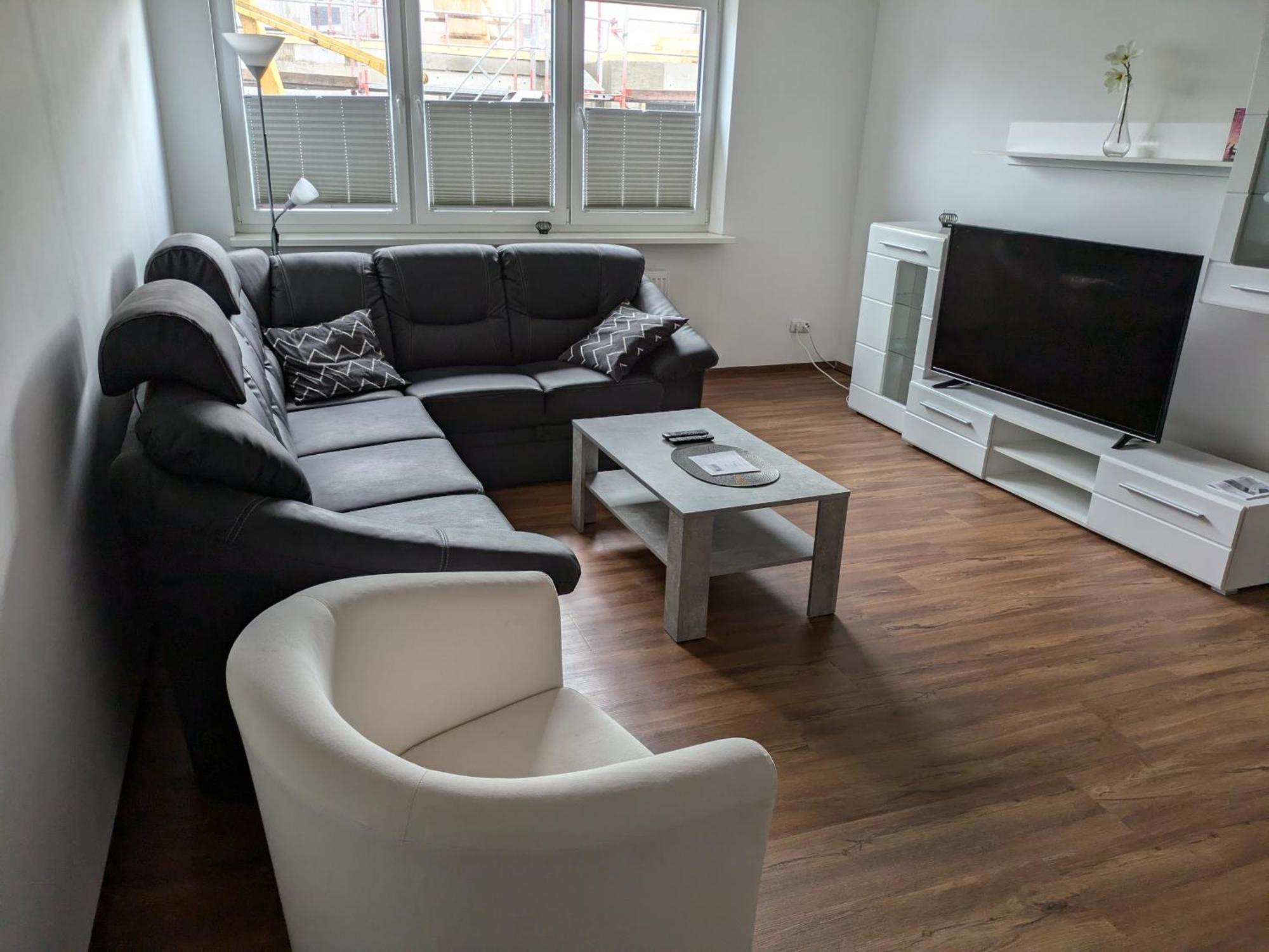 Schoene Einfache Zwischen Stadt Und Apartment Wilhelmshaven