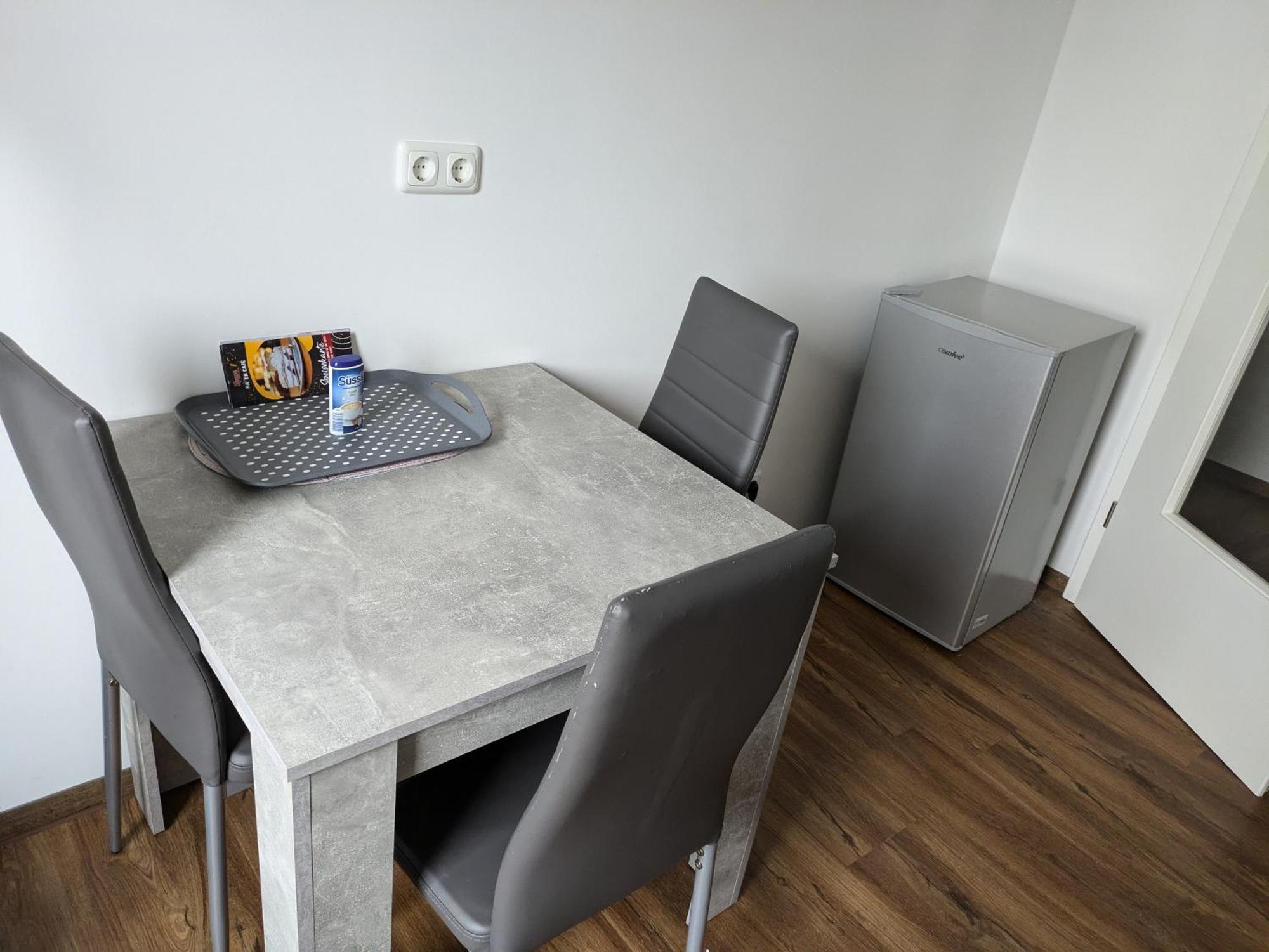 Schoene Einfache Zwischen Stadt Und Apartment