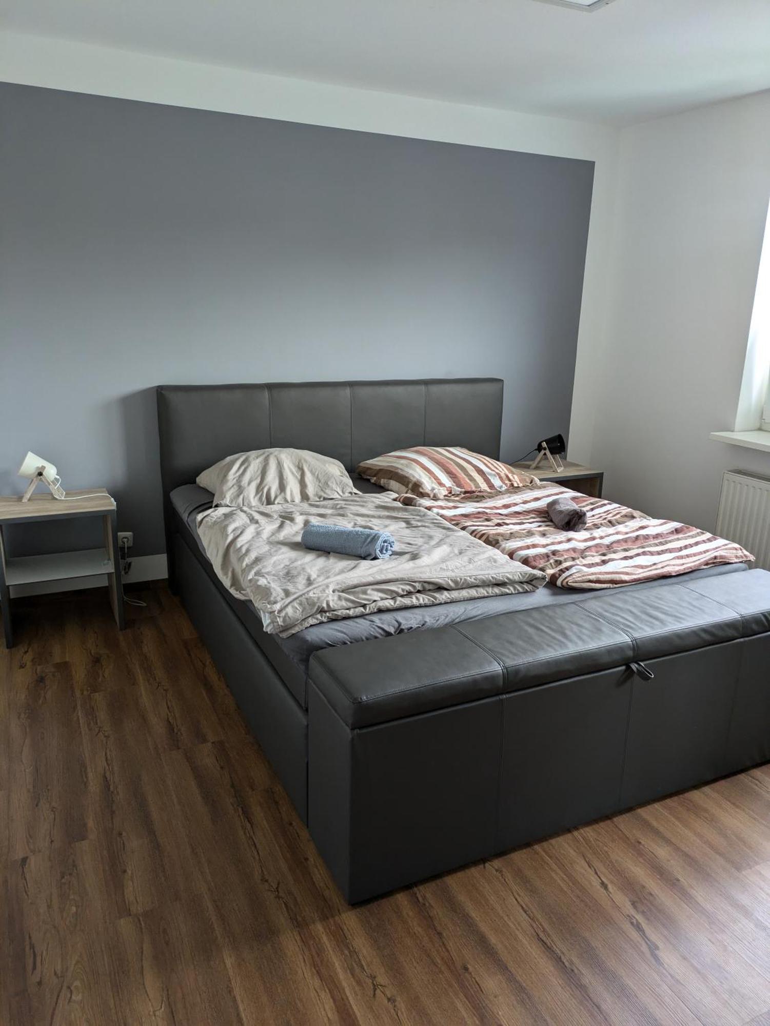 Apartment Schoene Einfache Zwischen Stadt Und